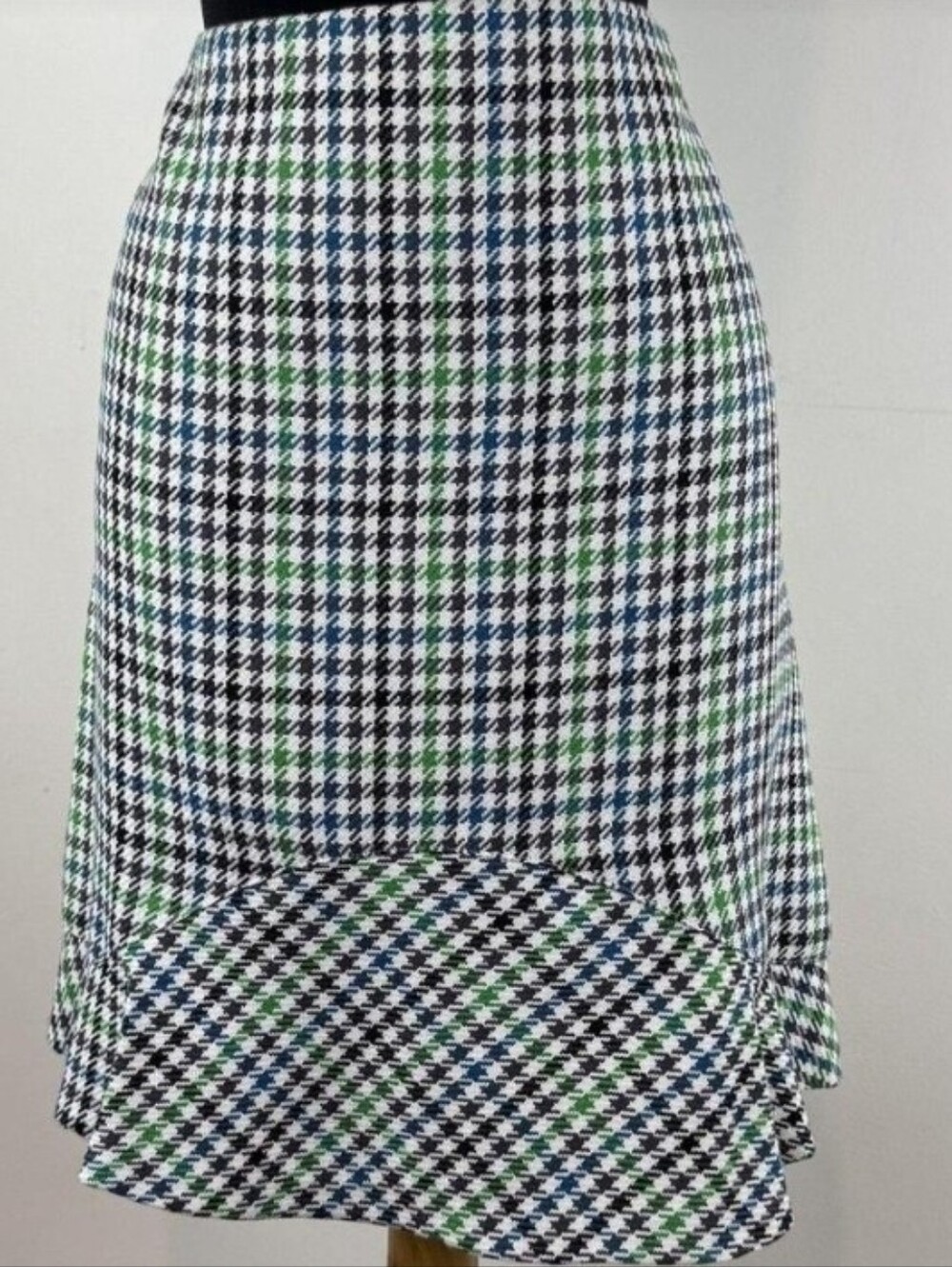 Nine & Company Houndstooth Ruffle Mini Skirt Size 10 Multicolor
